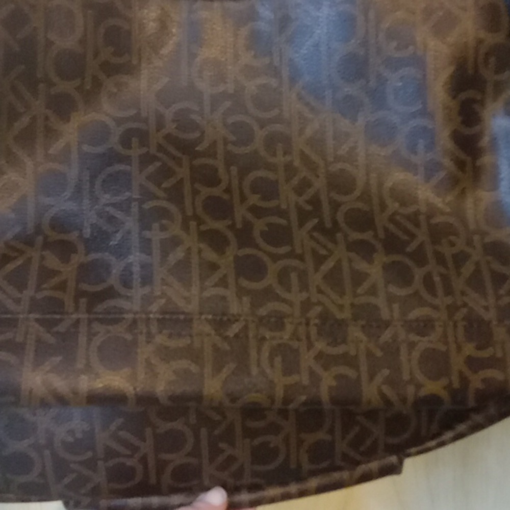 Practically New! Excellent Condition Medium Size … - image 3